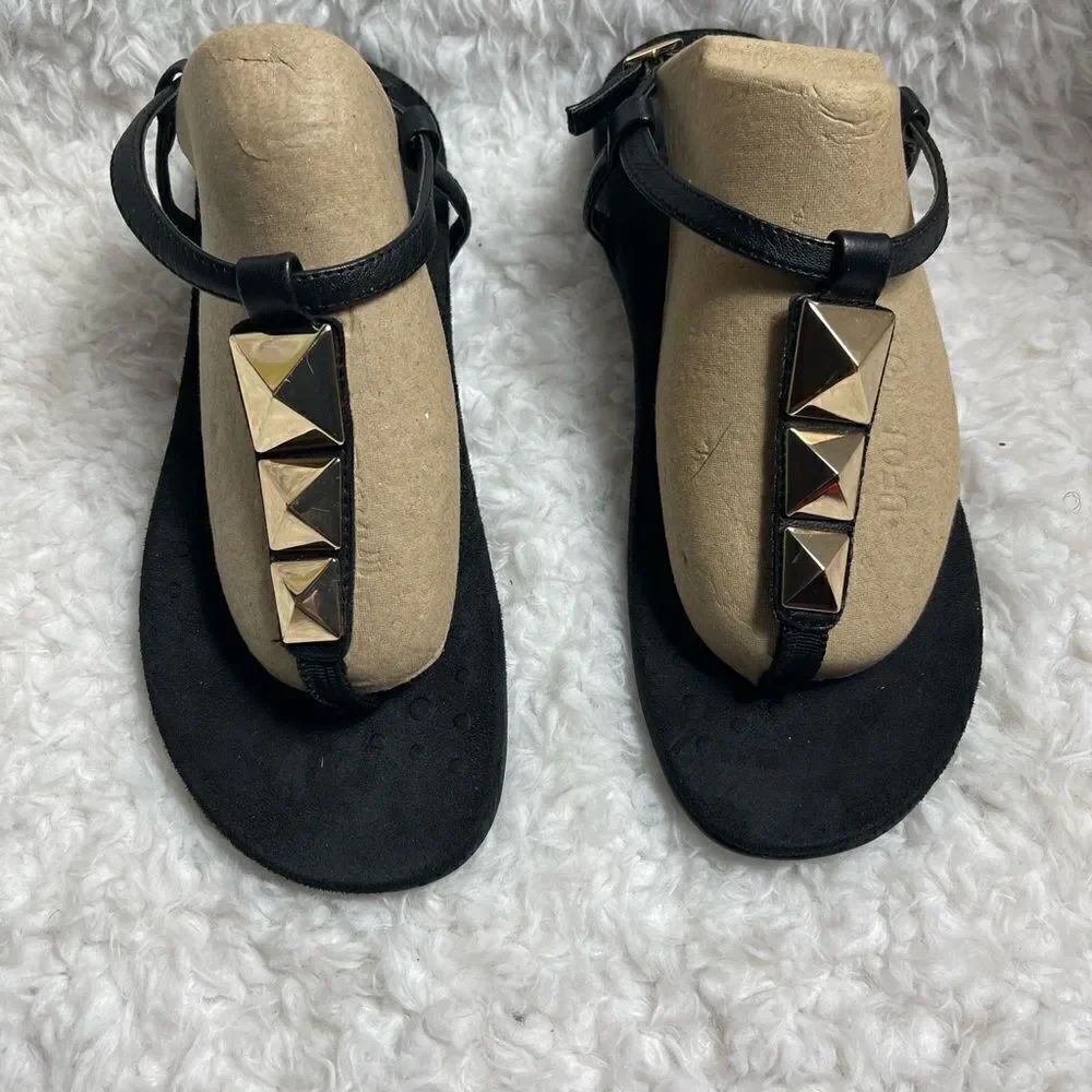 Vionic .toe post black ankle strap sandals geometric gold studs accent SZ8